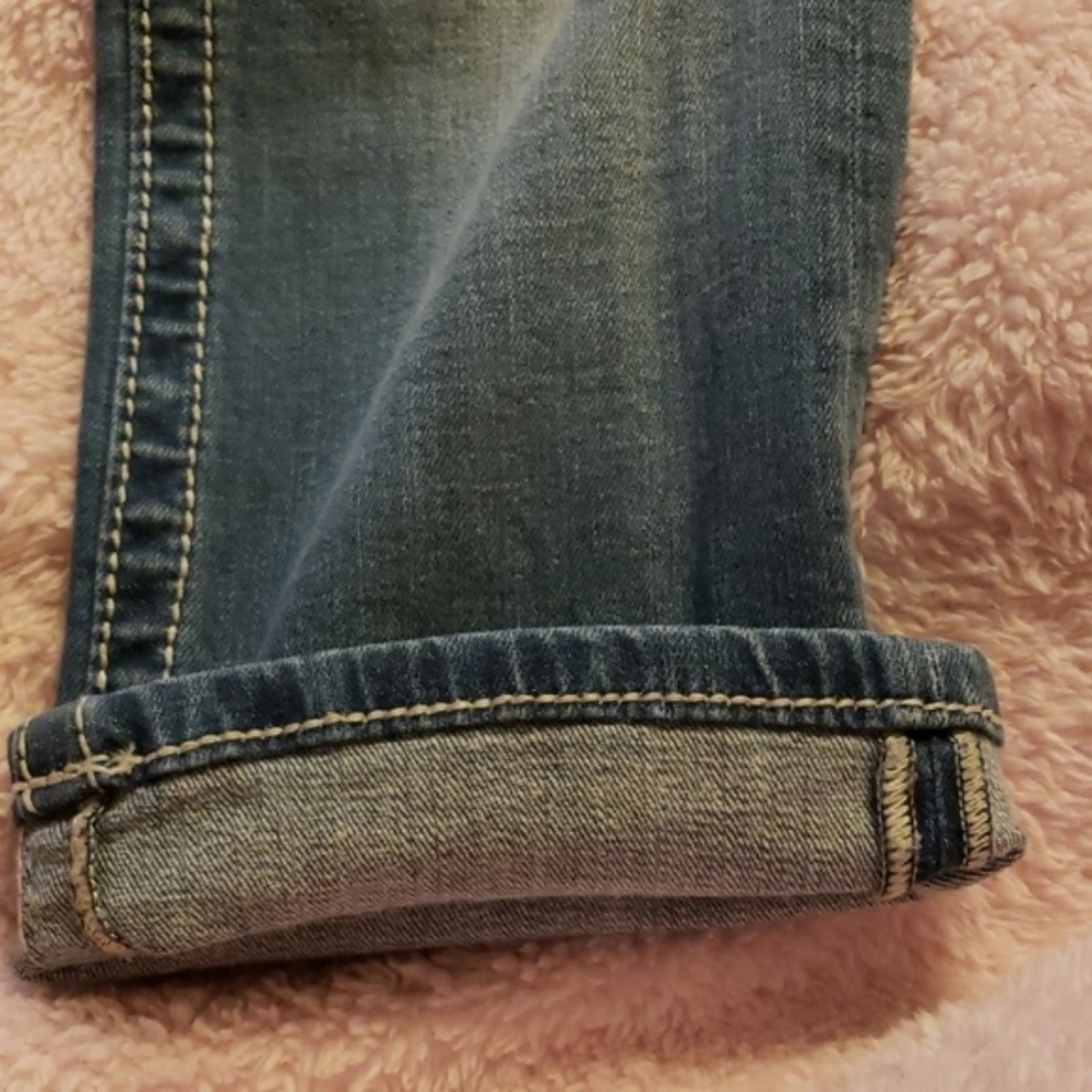 Miss Me cropped jeans with Butterflies - Picture 6 of 8